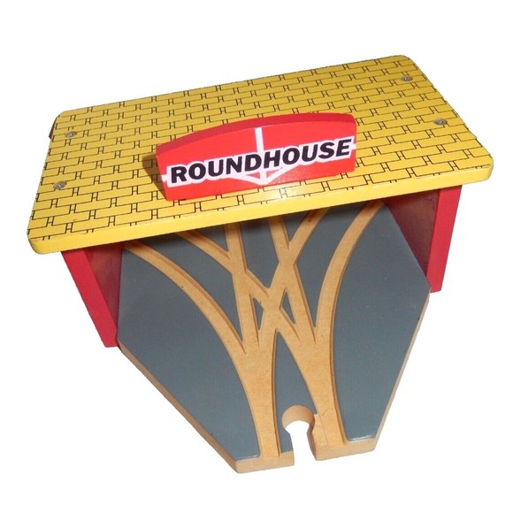 Thomas The Train & Friends Wooden Track Compatible Accessory Buildings Lot Of 7 - Picture 8 of 16